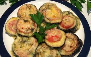 Баклажаны с помидорами и сыром, запеченные в духовке